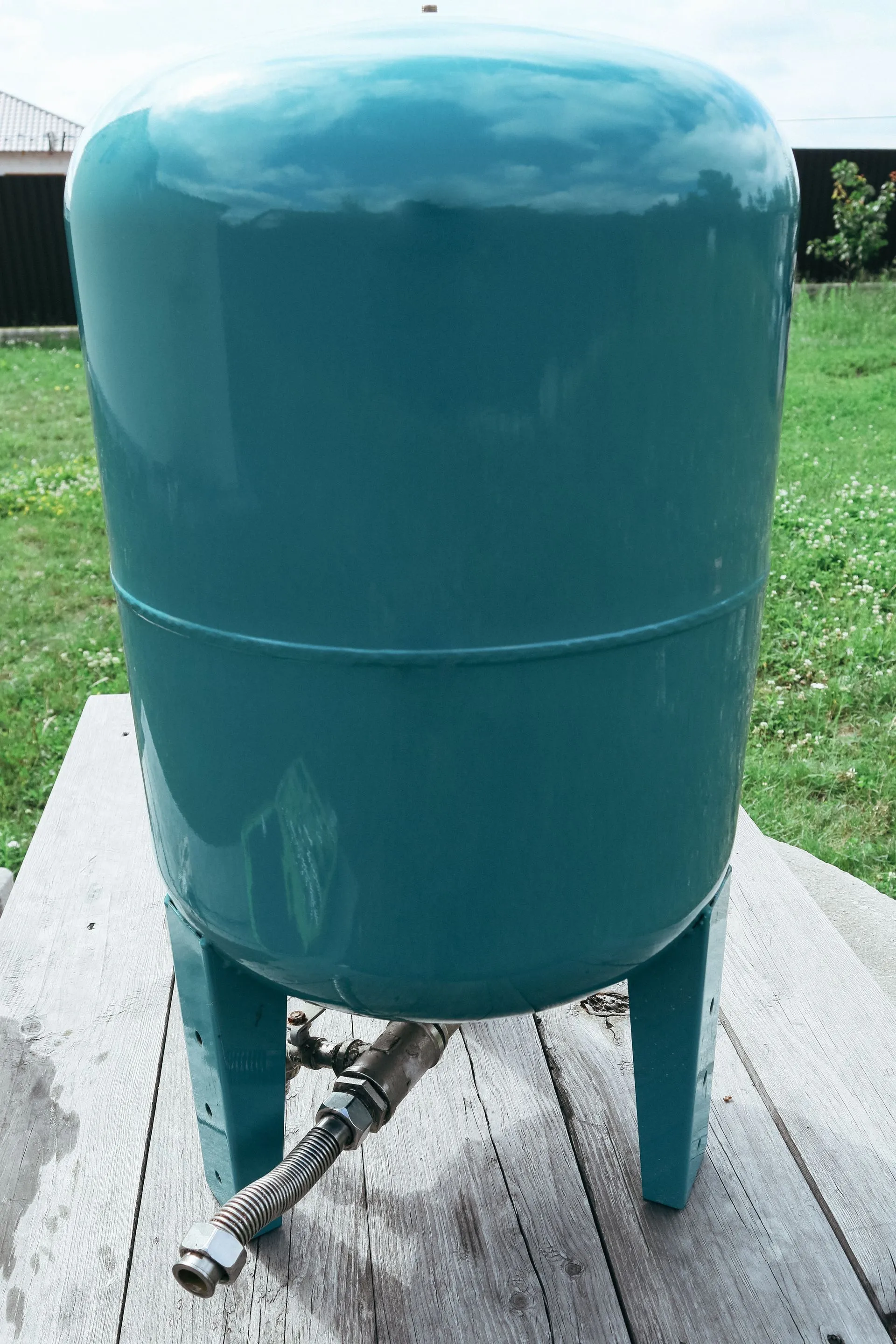 Well pump and pressure tank system serviced by Eagle Water Corp